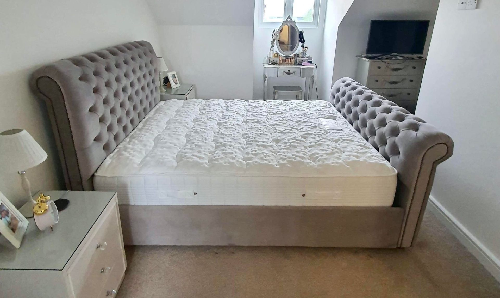 Chesterfield Bed - Image 16