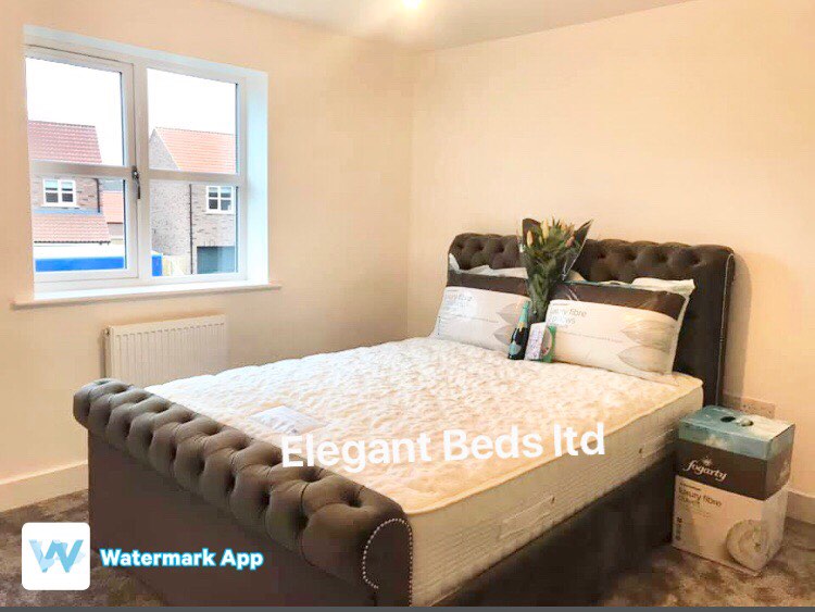 Chesterfield Bed - Image 11