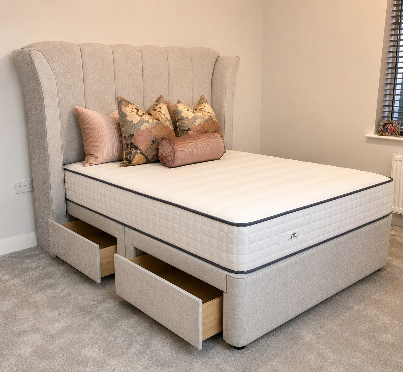 Montana Divan