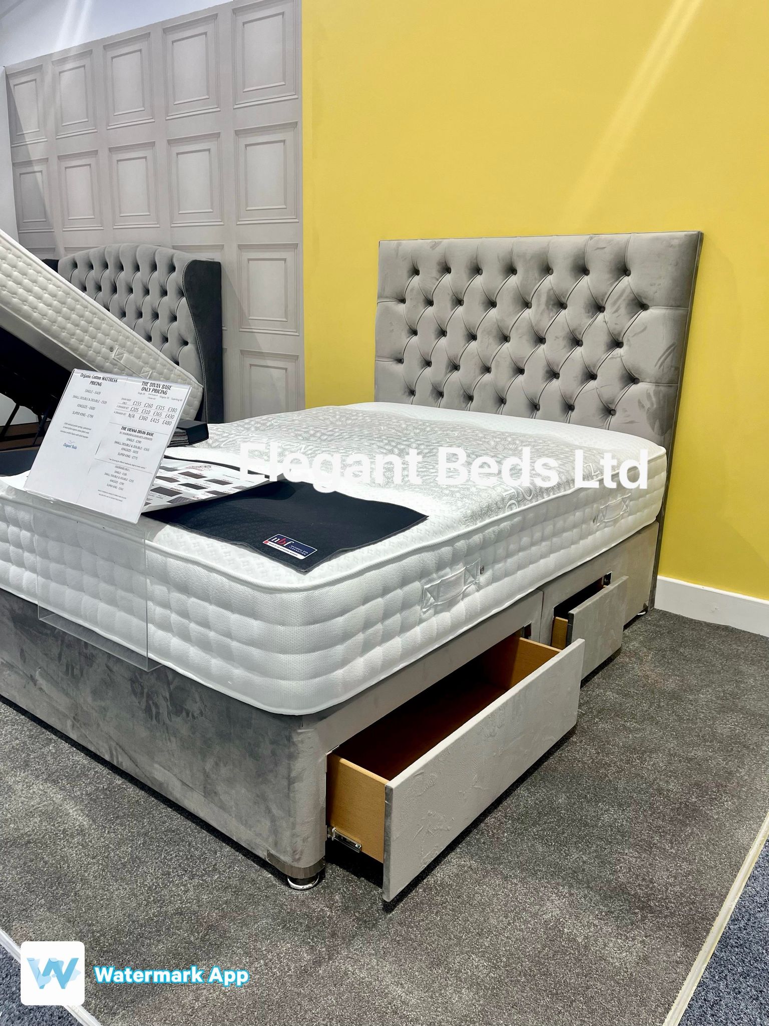 Vienna Divan