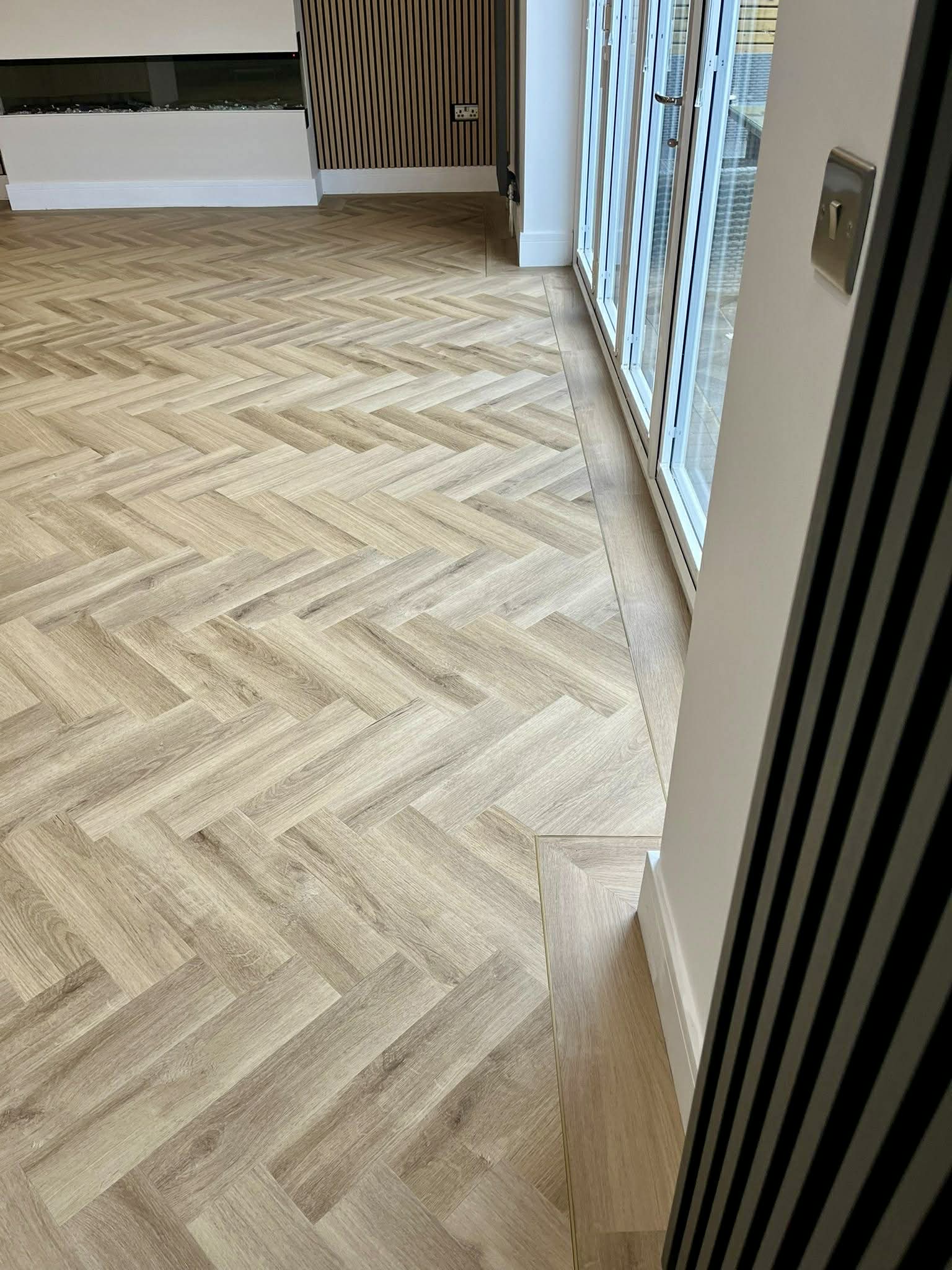 LG - Dusty Beige Large Parquet - Image 18